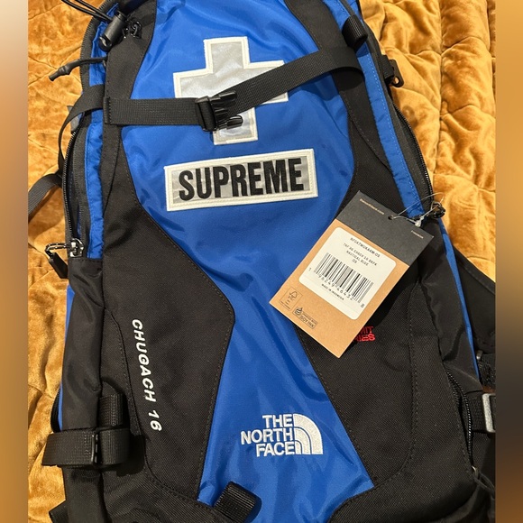 2022 NEW
Supreme x The North Face Summit Series Rescue Chugach 16 Backpack Blue - Picture 10 of 12